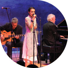 Solidarity concert by Andrea Motis and Joan Chamorro.